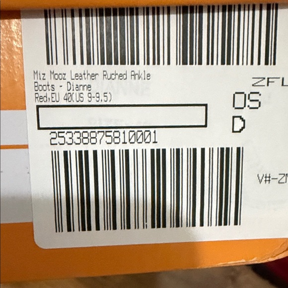 Miz Mooz Red Ruched Leather Side-Zip Ankle Boots size 40 (9- 9.5) NEW - Picture 8 of 8